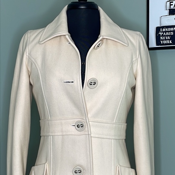 Tulle Cream Color Fully Lined Women’s Pea Coat Size Medium - Picture 3 of 13